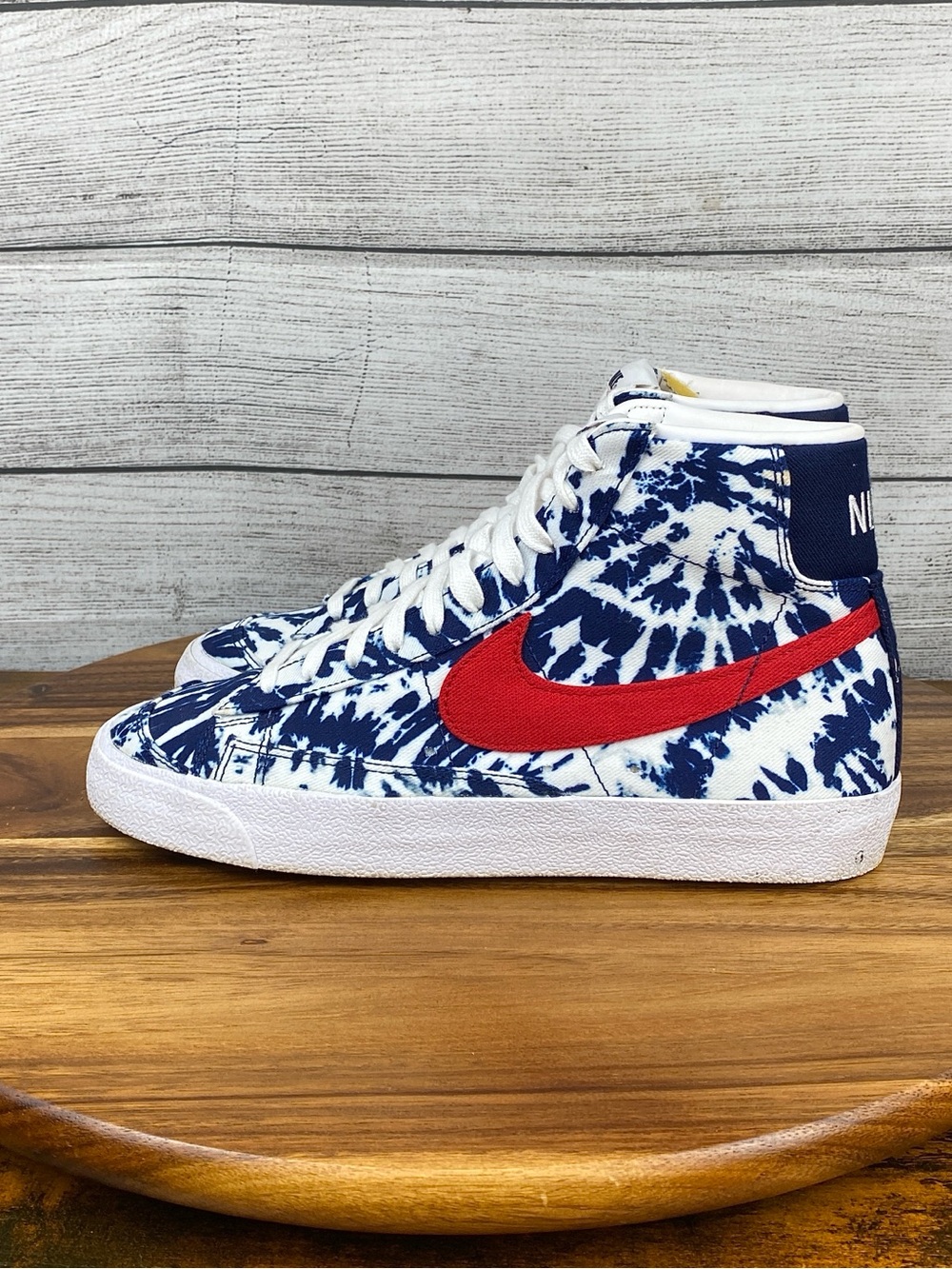 Nike Blazer Mid 77 Vintage Tie Dye Red Swoosh Shoe CZ7874-600 Men’s Size 8